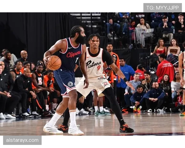 格纳布里传球精准度创生涯新高,稳健表现助球队斩获关键胜利 格纳布里传球精准度创生涯新高,稳健表现助球队斩获关键胜利