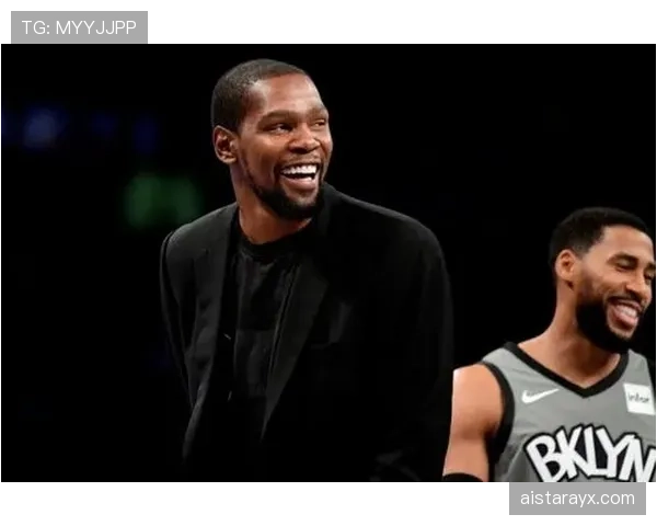 杜兰特家厨房贴满训练计划，连冰箱上都是